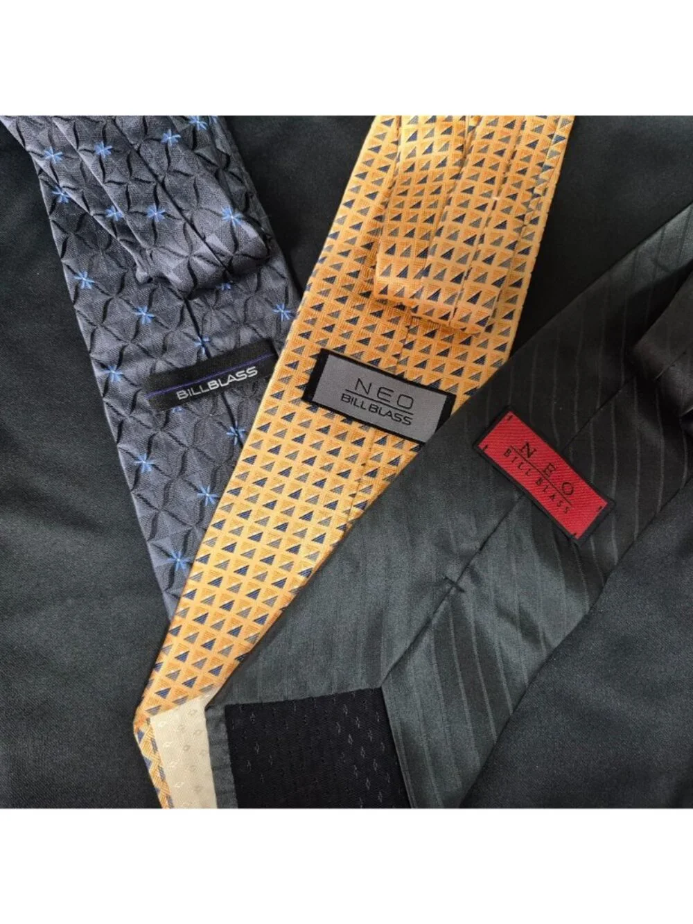 NEO Bill Blass Classic Silk Necktie Blk/Blu/Org/Gry Geometric Striped Abstract